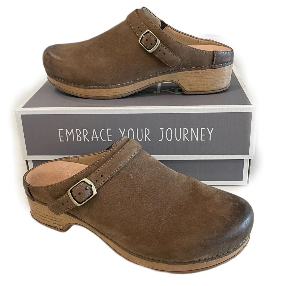 Dansko Berry Slip-On Mule Clogs (Mushroom) sz 8.5-9.0